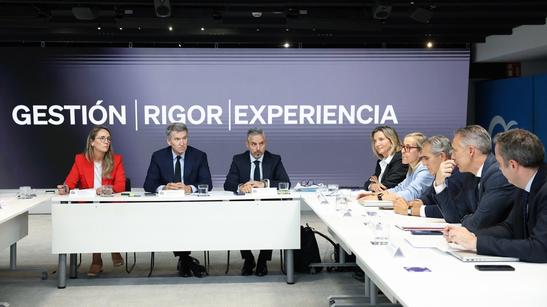 Feijóo acusa al Gobierno de abandonar la seguridad ferroviaria y asegura que las responsabilidades políticas se dirimirán en las urnas