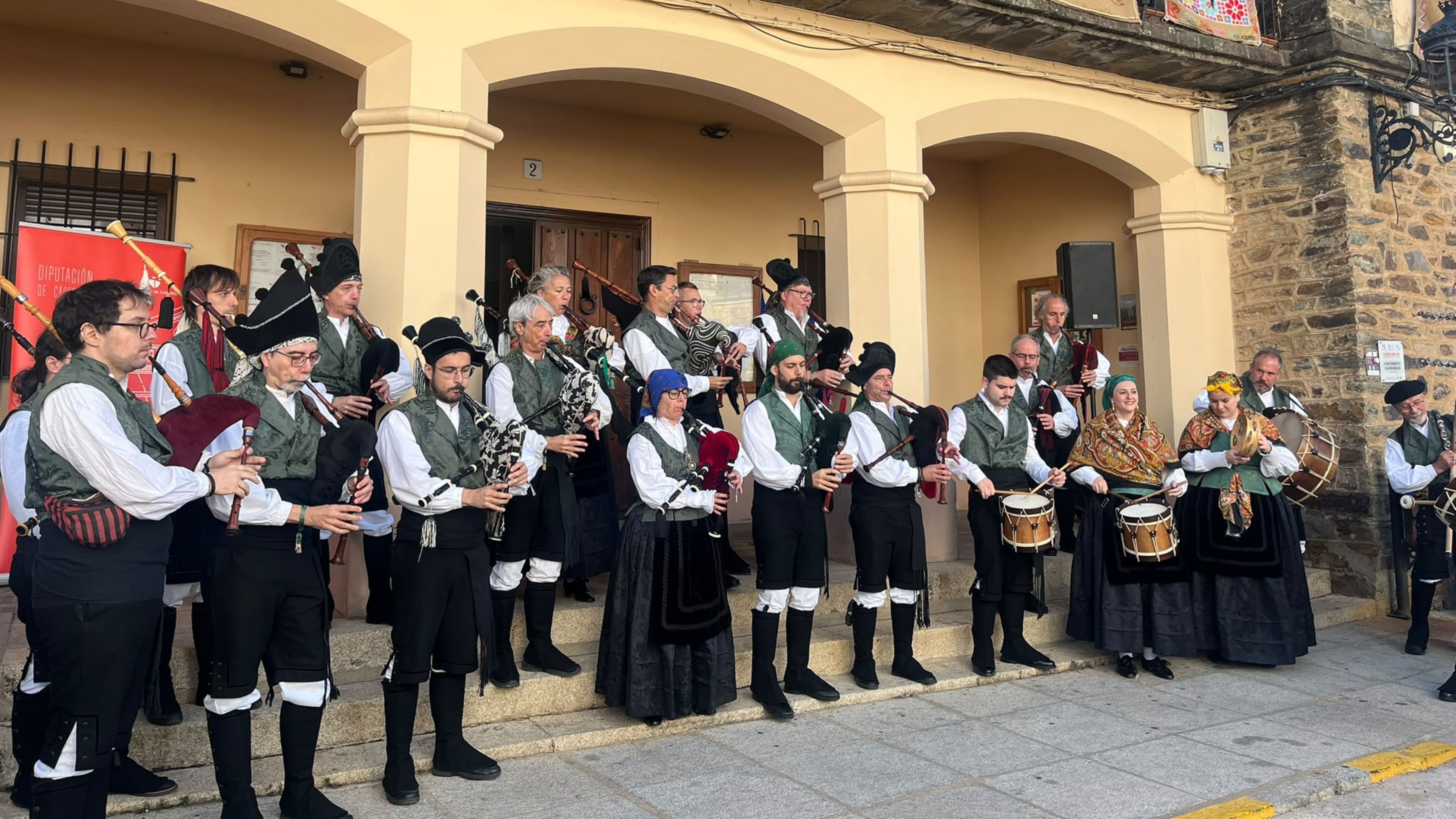 Encuentro internacional de gaiteros de España e Irlanda en Guadalupe (Cáceres)