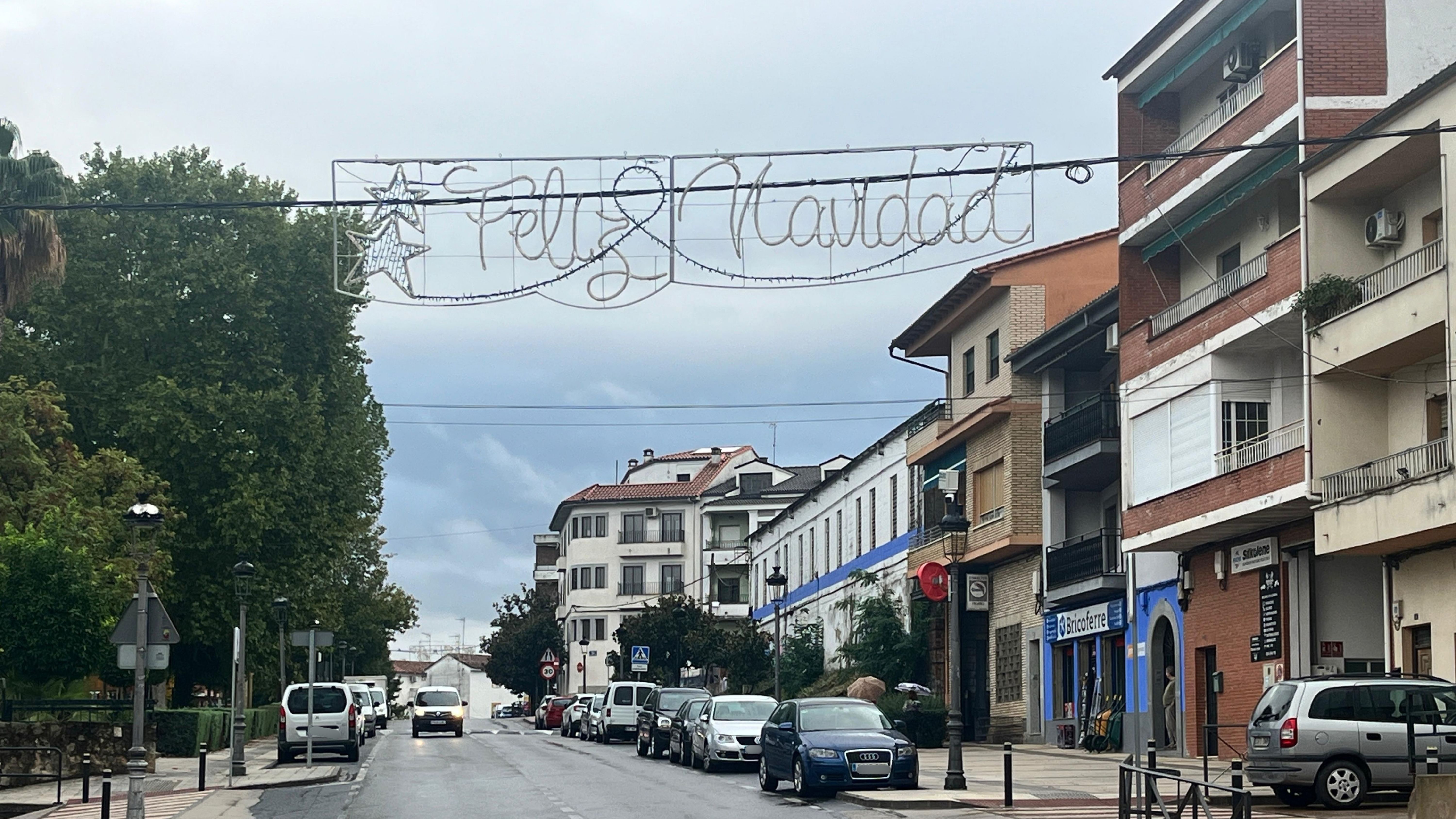 Luces de Navidad instaladas en Jaraíz de la Vera.