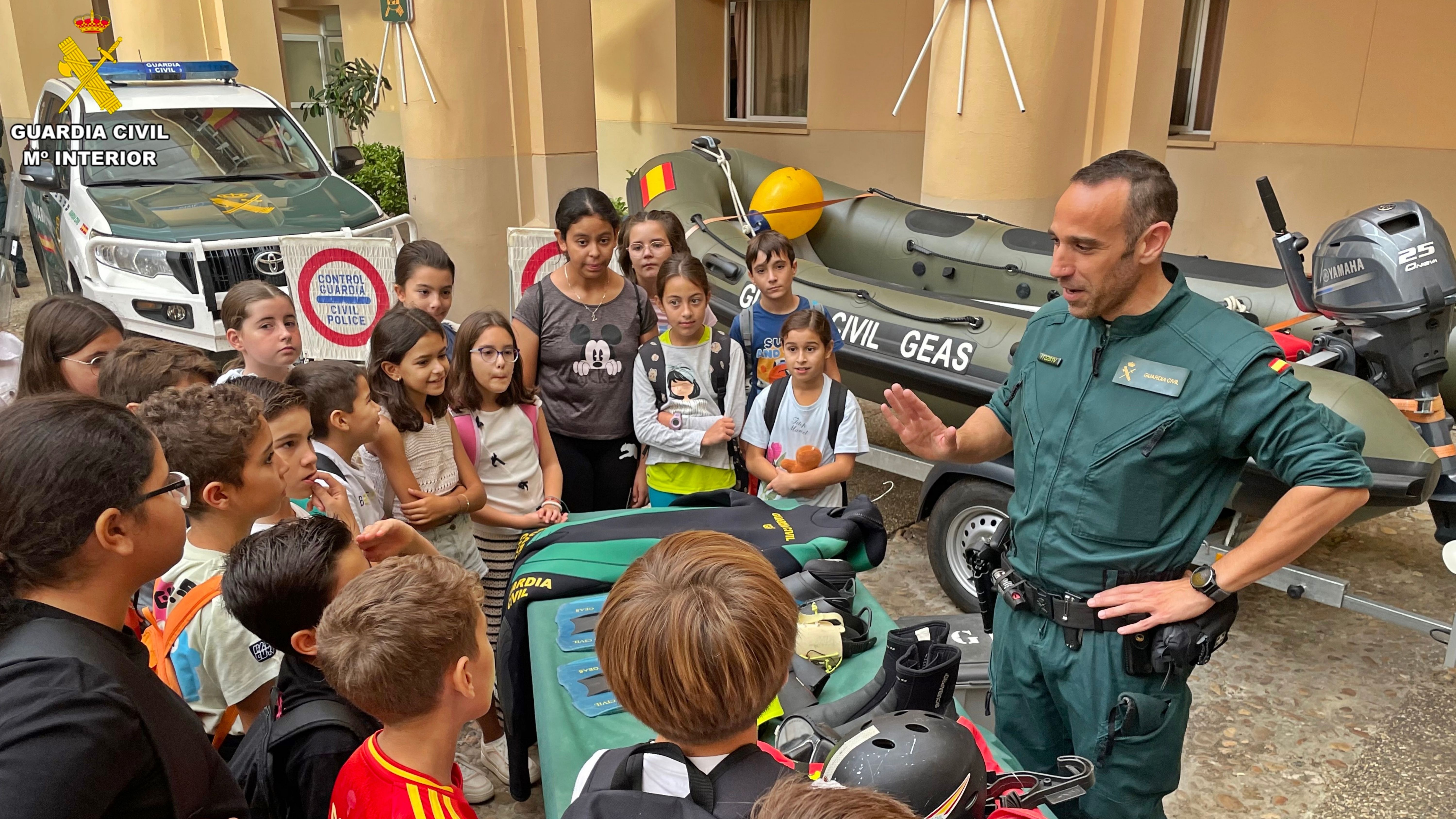 Jornada de puertas abiertas de la Guardia Civil. 