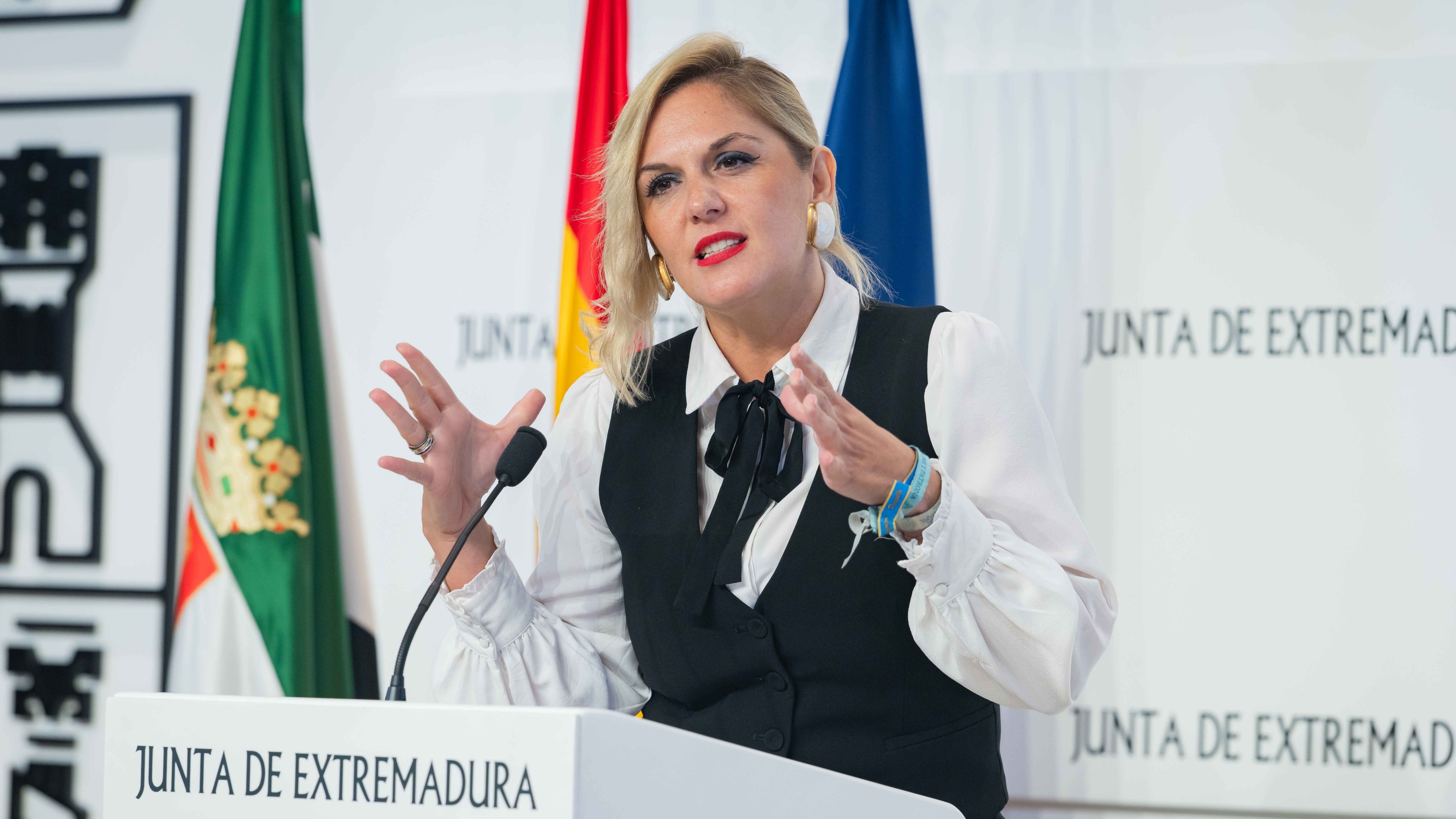 Elena Manzano, portavoz y consejera de Hacienda de la Junta de Extremadura.