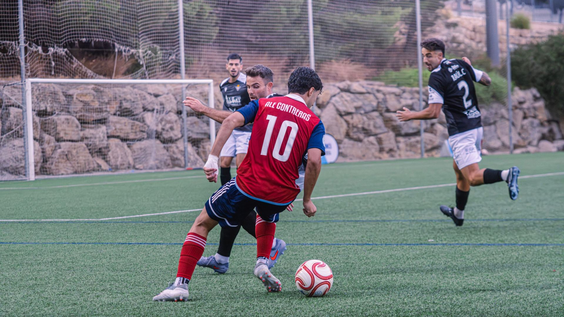 Lance del juego entre el Estepona y el Don Benito