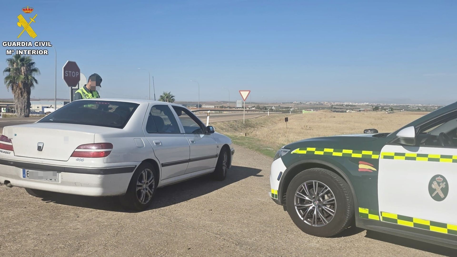 Coche interceptado mientras lo conducía una menor, de 13 años