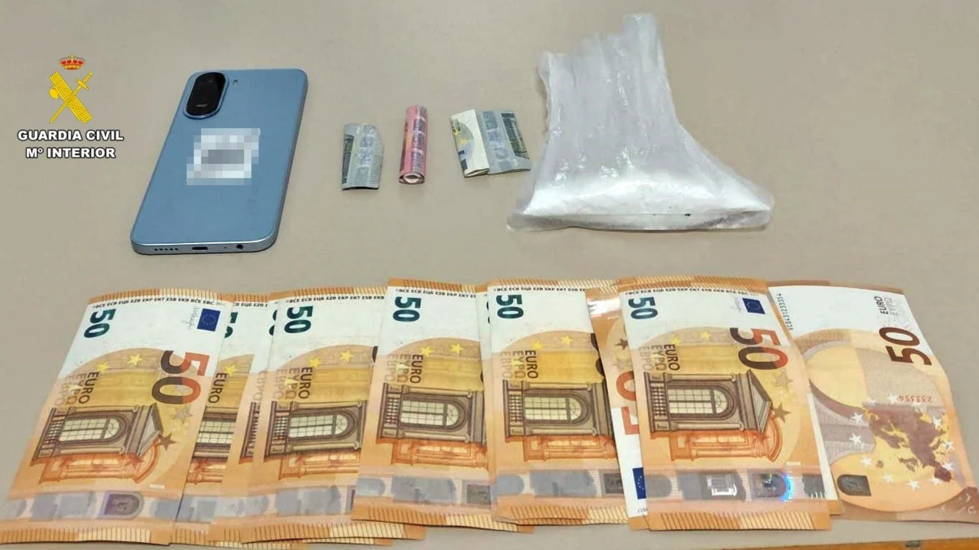 Droga y dinero intervenido por la Guardia Civil