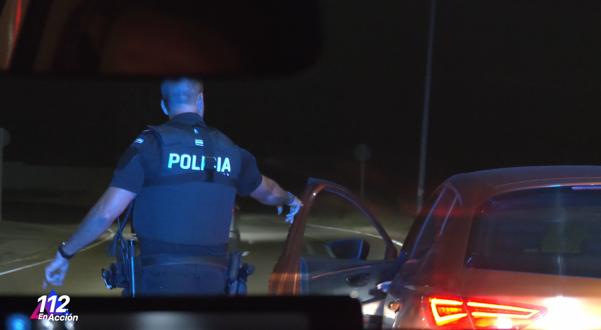 Policía Local de Badajoz interviene junto a un vehículo en la zona del estadio Nuevo Vivero