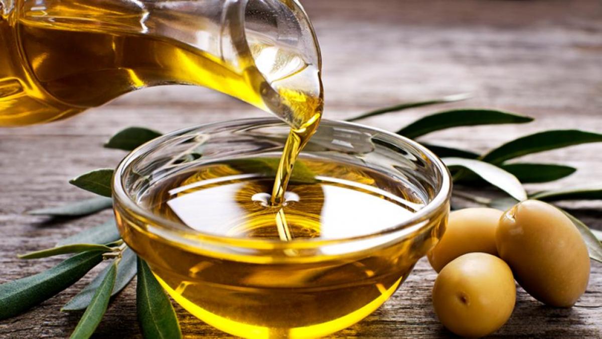Aceite de oliva en una imagen de archivo