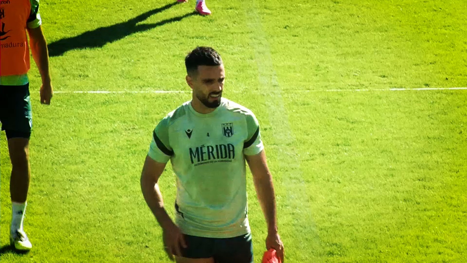 Nacho González, defensa del Mérida, durante un entrenamiento