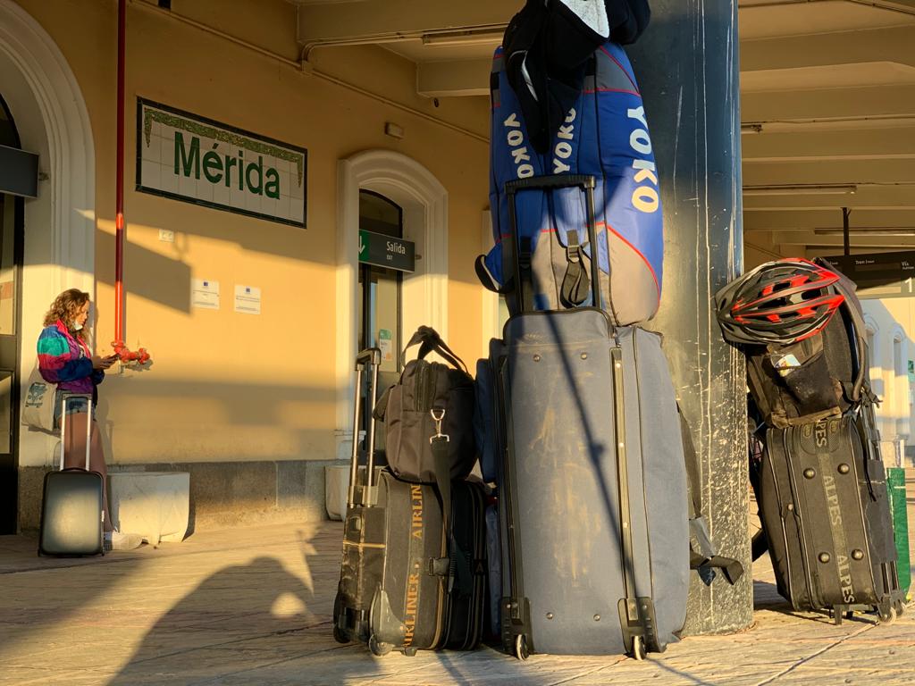Maletas en la estación de tren de Mérida