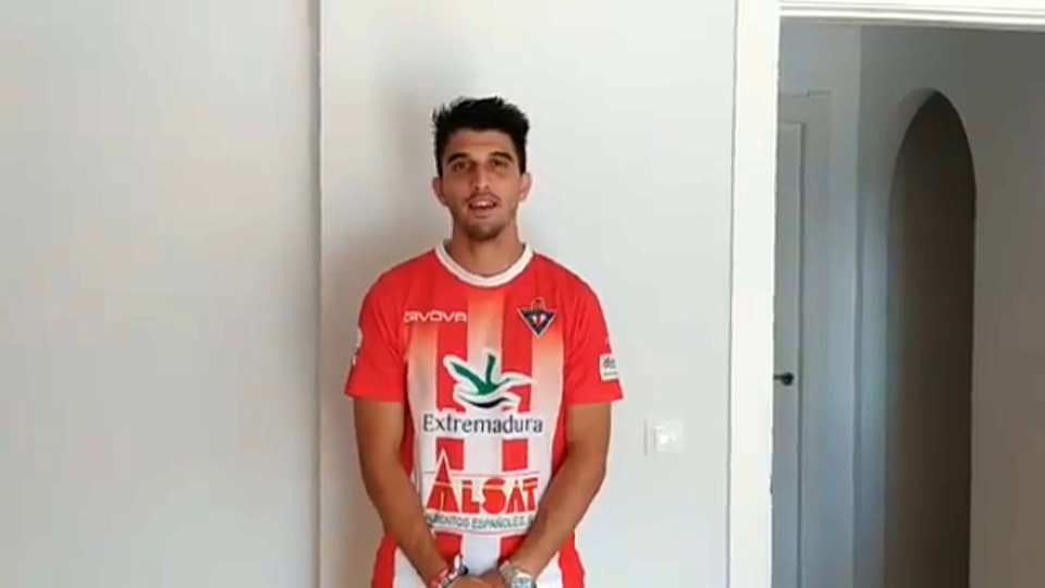 Álex Herrera anuncia que renueva con el CD Don Benito