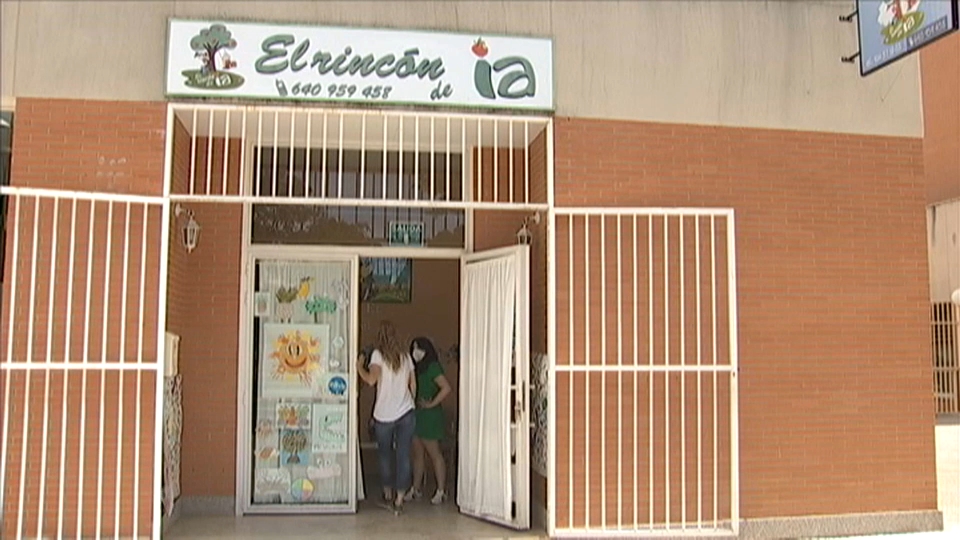 Fachada de una guardería de Mérida que se ha acogido a los ERTE