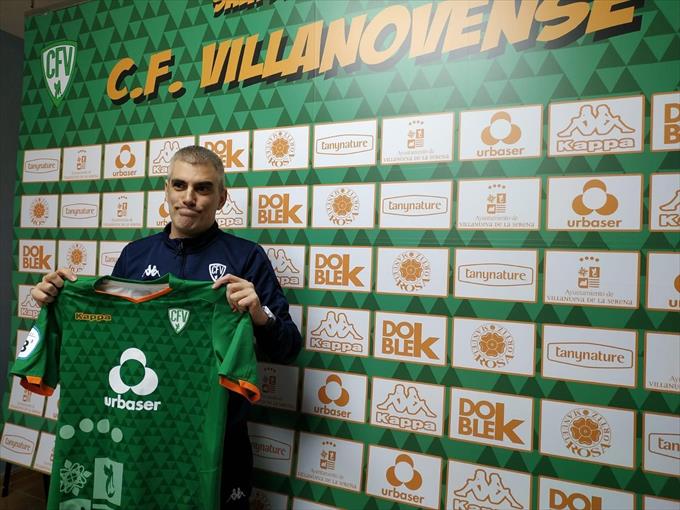 Javier Álvarez de los Mozos, técnico del Villanovense.
