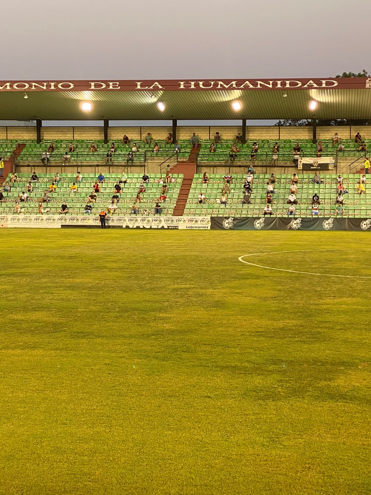 Gradas del estadio Romano en el playoff express.