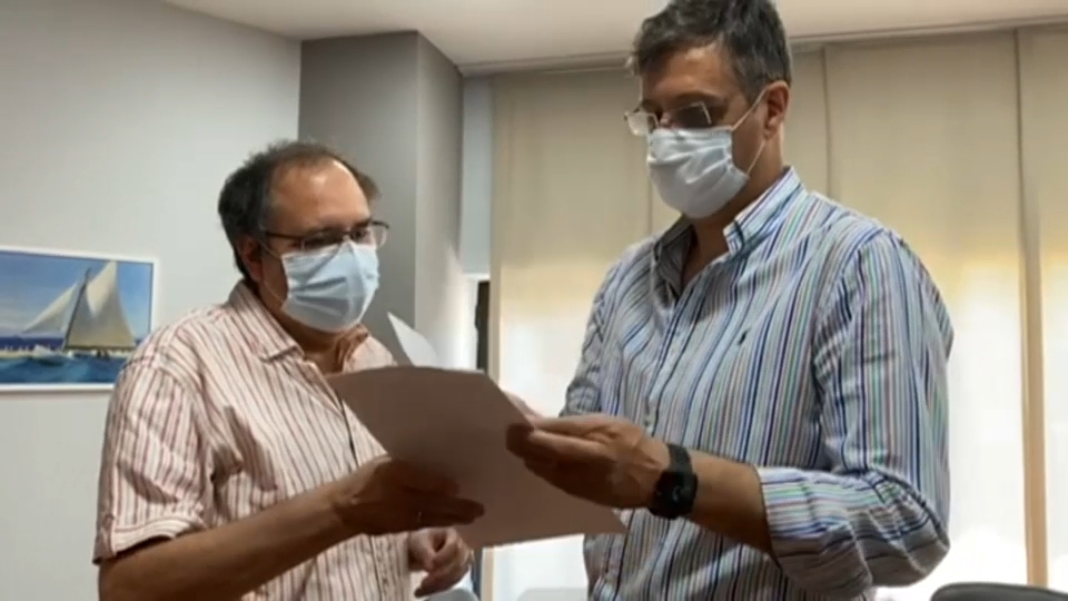 José Manuel Sánchez entrega la documentación en la FEXB