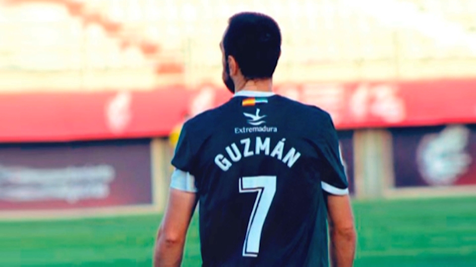 Guzmán Casaseca, capitán del Badajoz, durante uno de los partidos del playoff en Algeciras