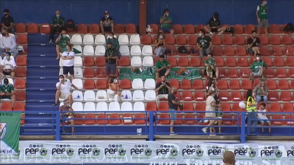 Ejemplar comportamiento de las aficiones de Villanovense y Cacereño en la final del playoff.