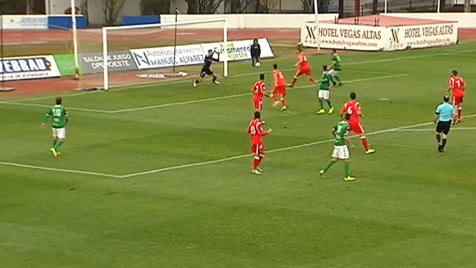 Salva de la Cruz en un partido entre San Fernando y Villanovense