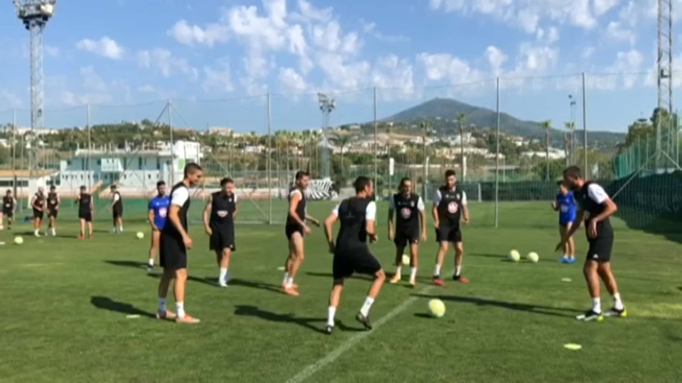 El Badajoz en la última sesión de entrenamiento antes de jugar el playoff