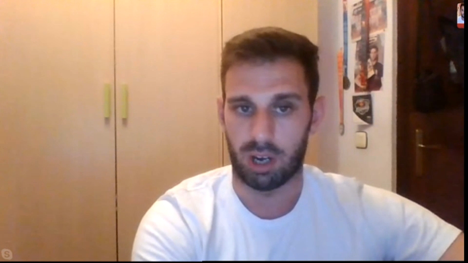 Raúl Perez nos atiende en directo para hablar de su renovación en el conjunto placentino