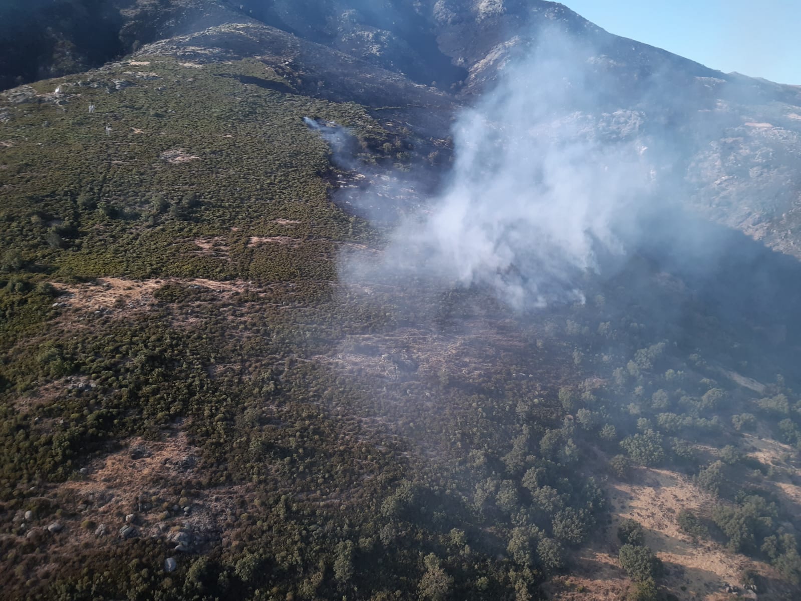 Vista aérea del incendio 