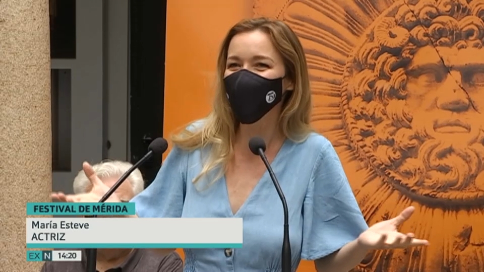 María Estévez en la presentación de La comedia de la cestita