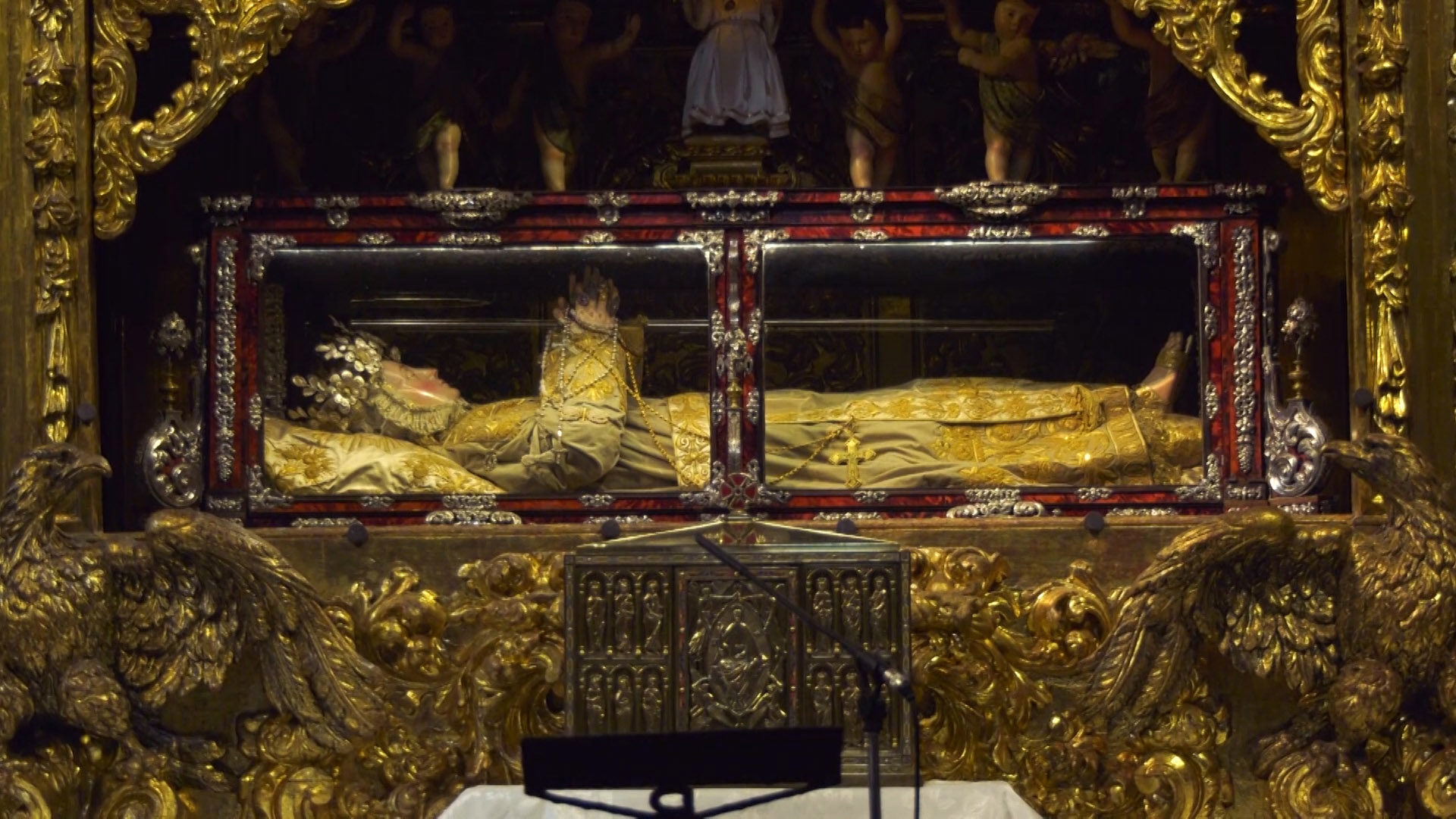 La misteriosa Virgen durmiente de Plasencia MUÉVETE