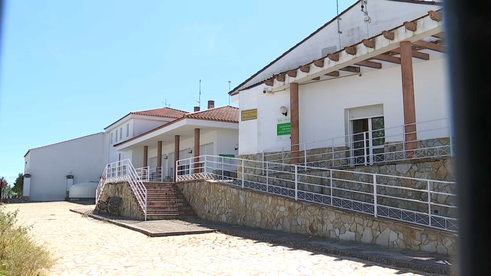 Fachada principal del centro residencial de Berlanga, dependiente de la Junta, que ha sido el más castigado esta semana.