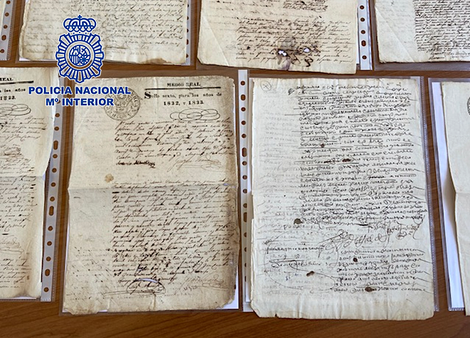 Imágenes de los manuscritos intervenidos por la Policía