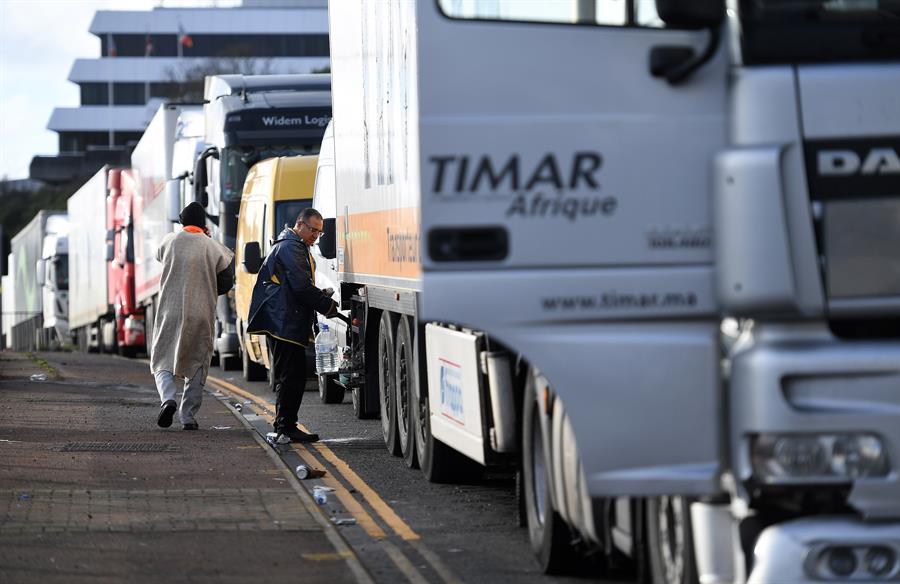 Camiones bloqueados en Dover