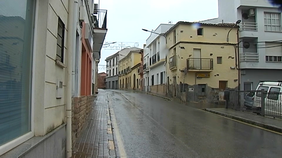 Calle vacía de Cañamero en el primer día de aislamiento.