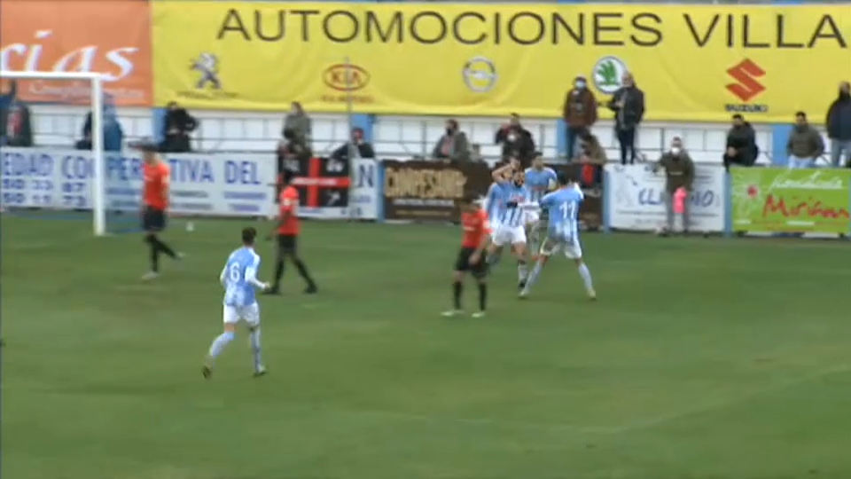 Los jugadores del cuadro celeste celebran el gol de la victoria obra de Alejandro Hernández