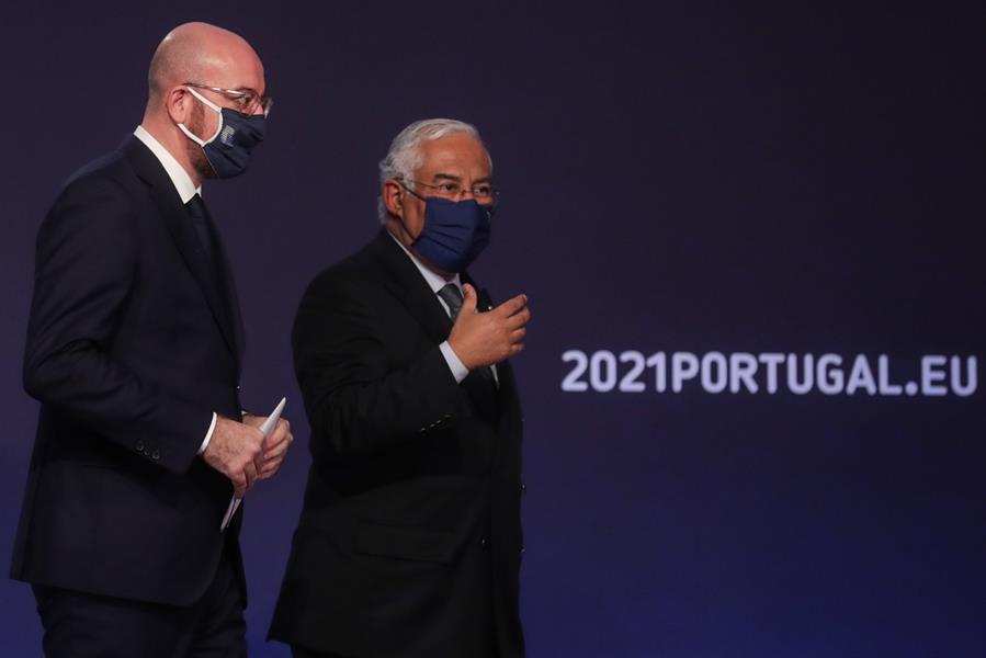 El primer ministro portugués, Antonio Costa, junto al presidente del Consejo Europeo, Charles Michel