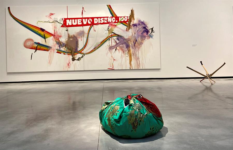 Obra de arte en el interior Museo Helga de Alvear
