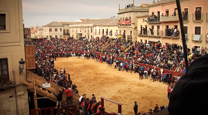 Son muchos que festejos los que se han suspendido por el covid. En Tierra de Toros hemos querido recordar el Carnaval del Toro de Ciudad Rodrigo