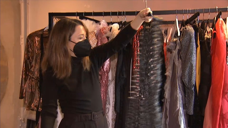 La estilista Victoria Nogales seleccionada uno de sus vestidos