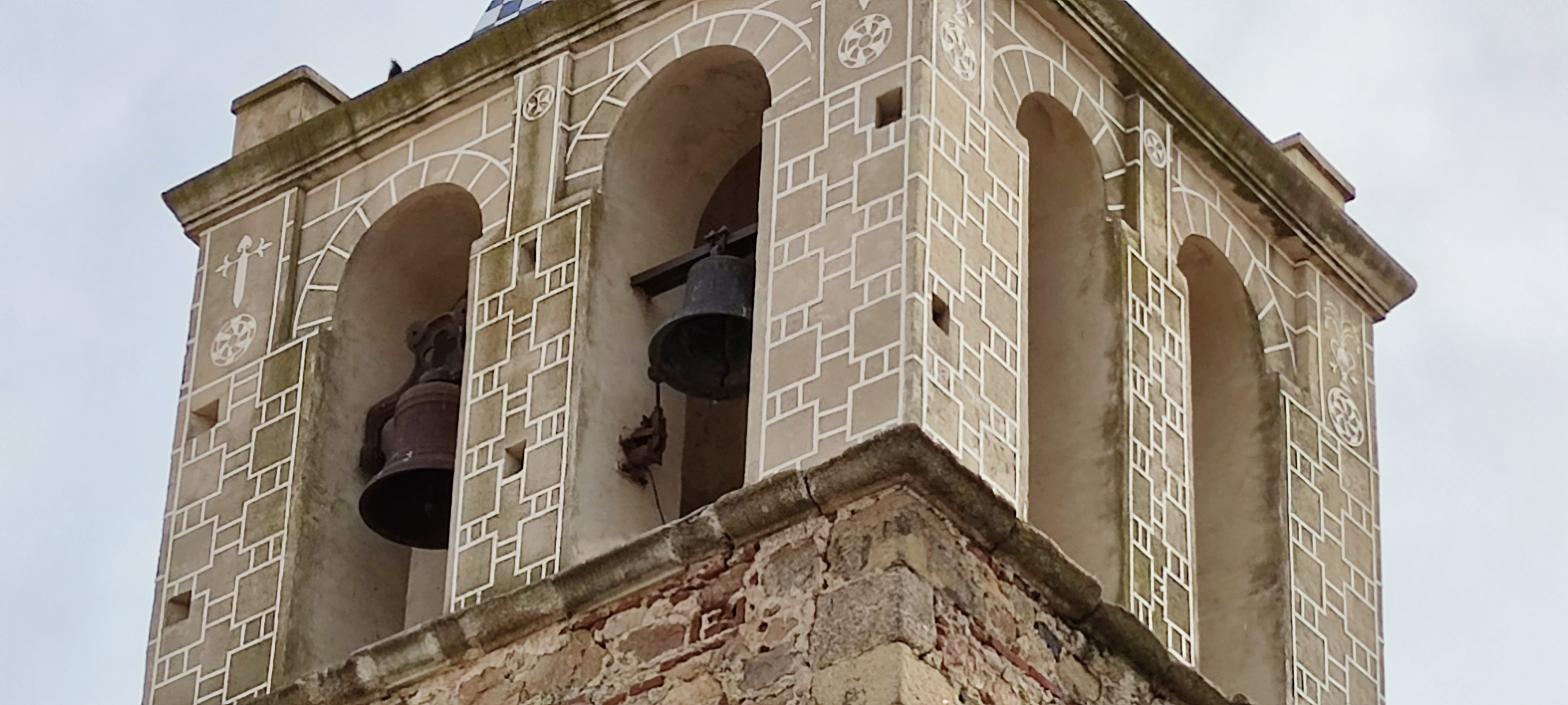 Campanas en la iglesia de El Carrascalejo