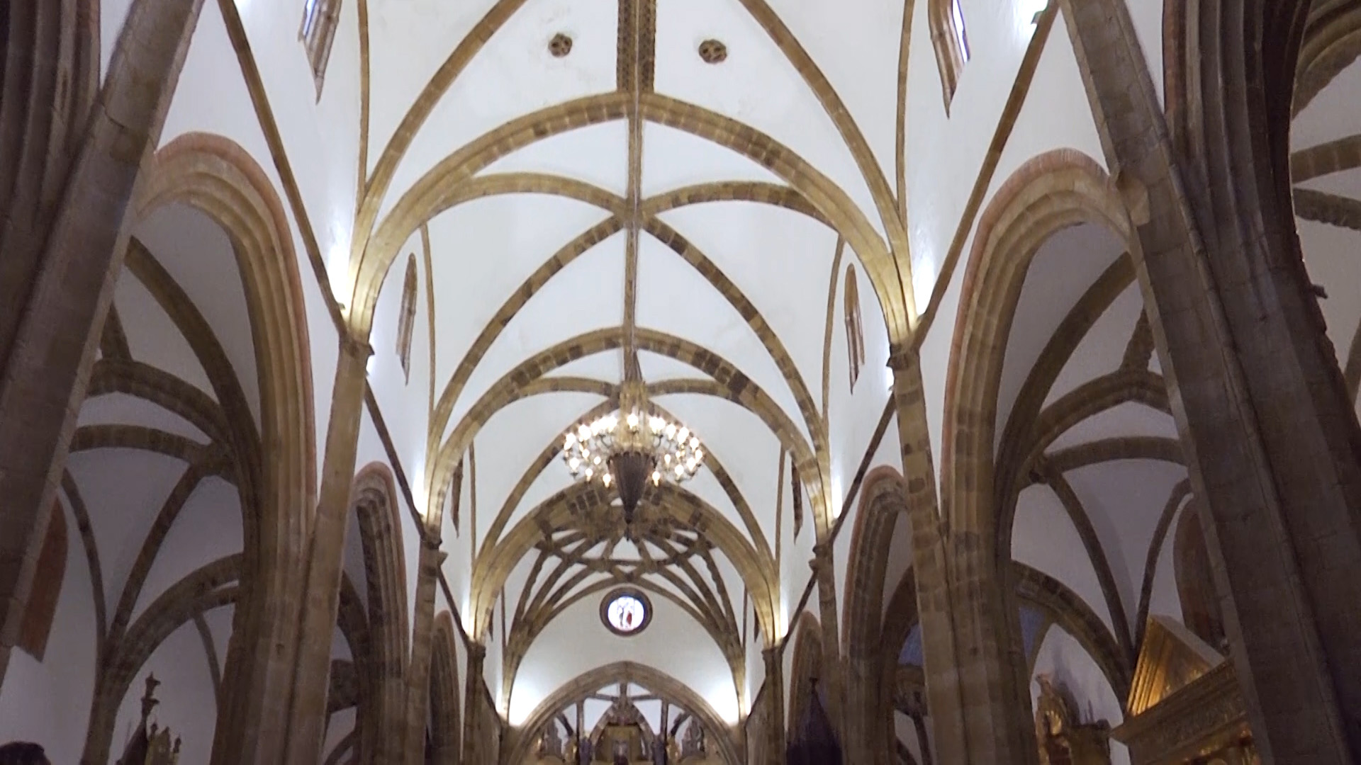 IGLESIA AZUAGA - MUÉVETE
