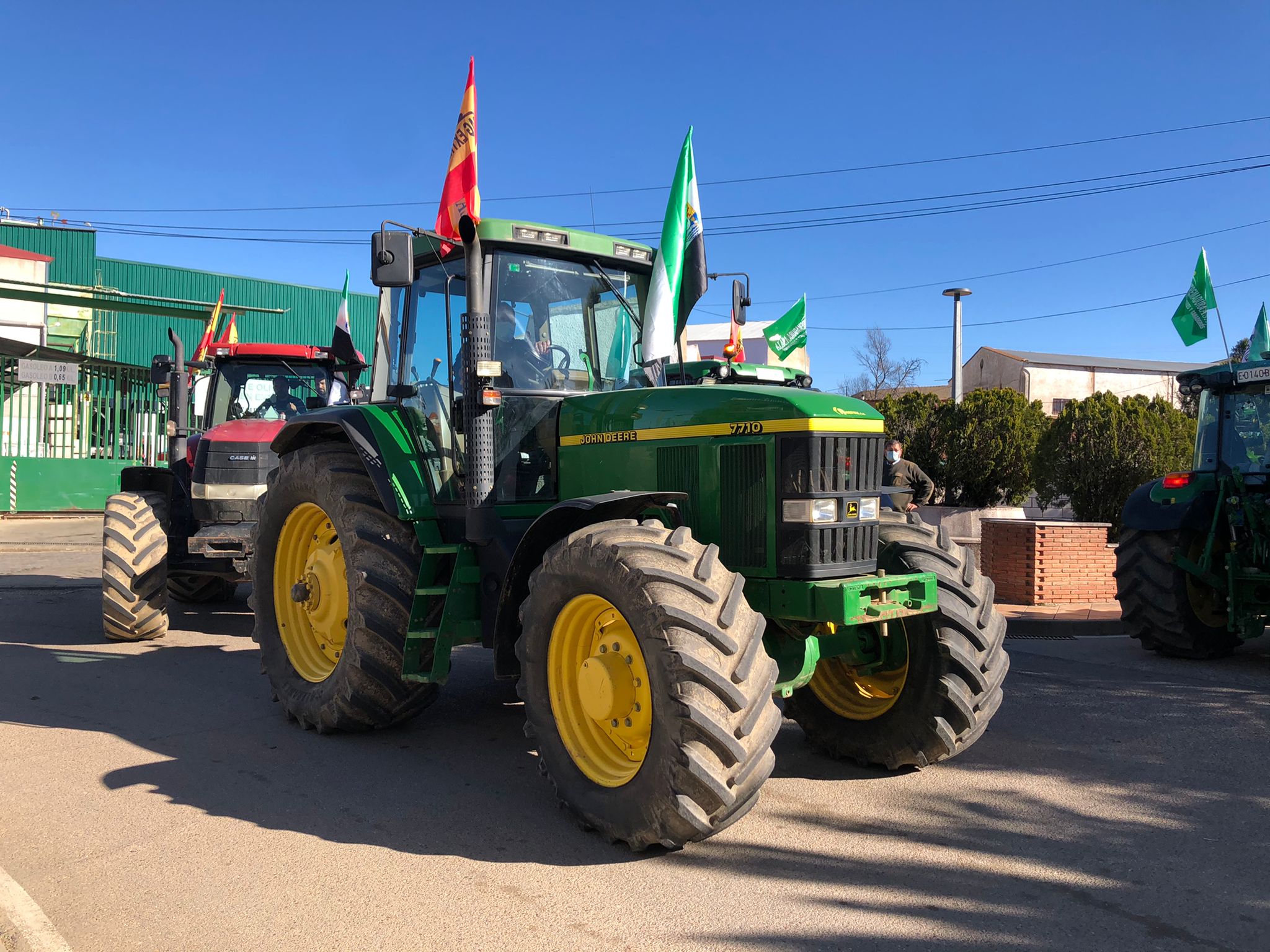 Tractor partiendo a Madrid