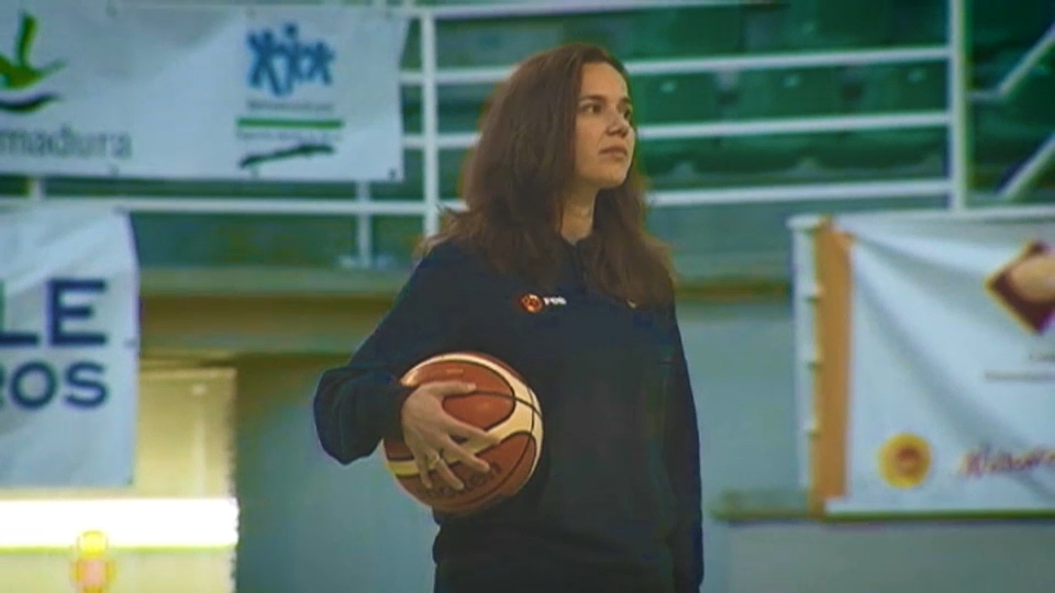 Esperanza Mendoza en el Pabellón Multiusos