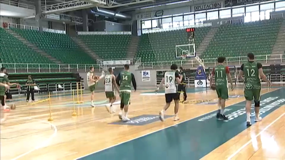 Entrenamiento del Cáceres Patrimonio en el Pabellón Multiusos