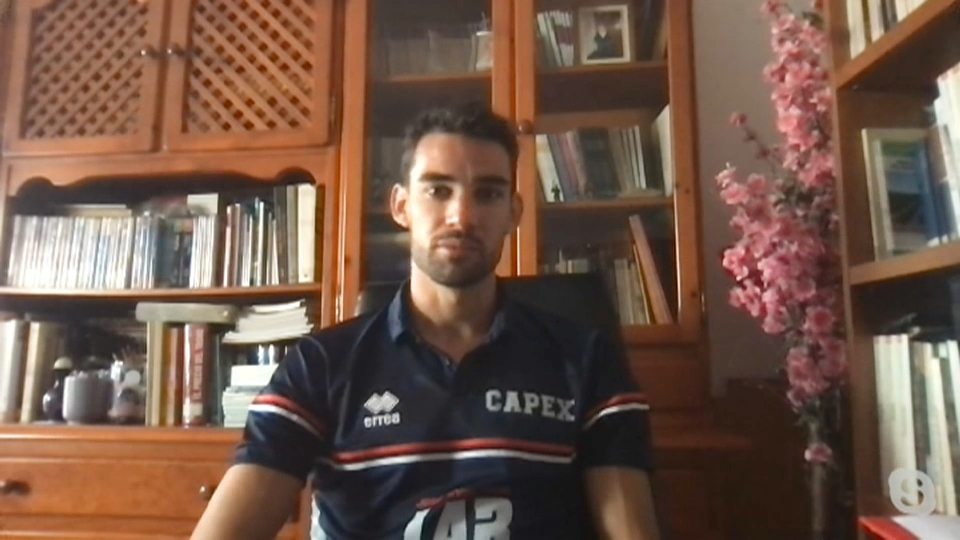 Álvaro Martín Uriol nos atiende desde su casa