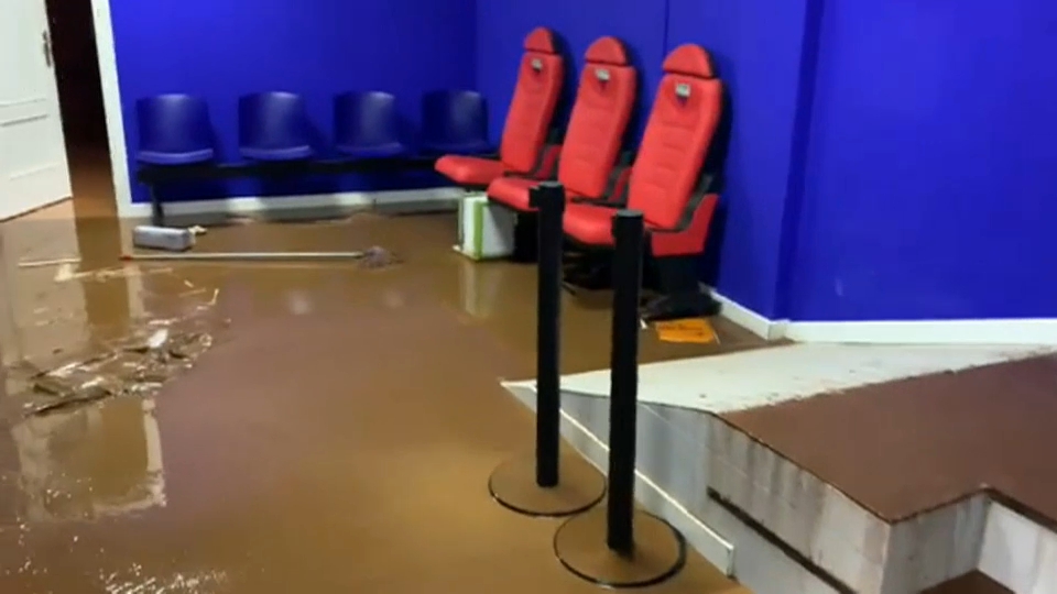 Interiores del Francisco de la Hera anegado por las lluvias de las últimas horas