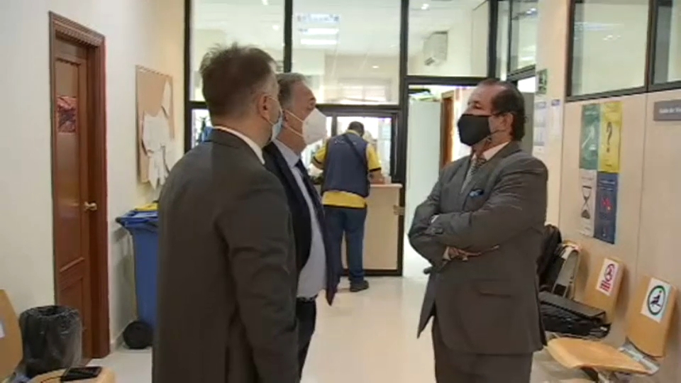 El presidente del Extremadura UD, Manuel Franganillo, en el Juzgado de lo Mercantil de Badajoz minutos antes de la junta de acreedores