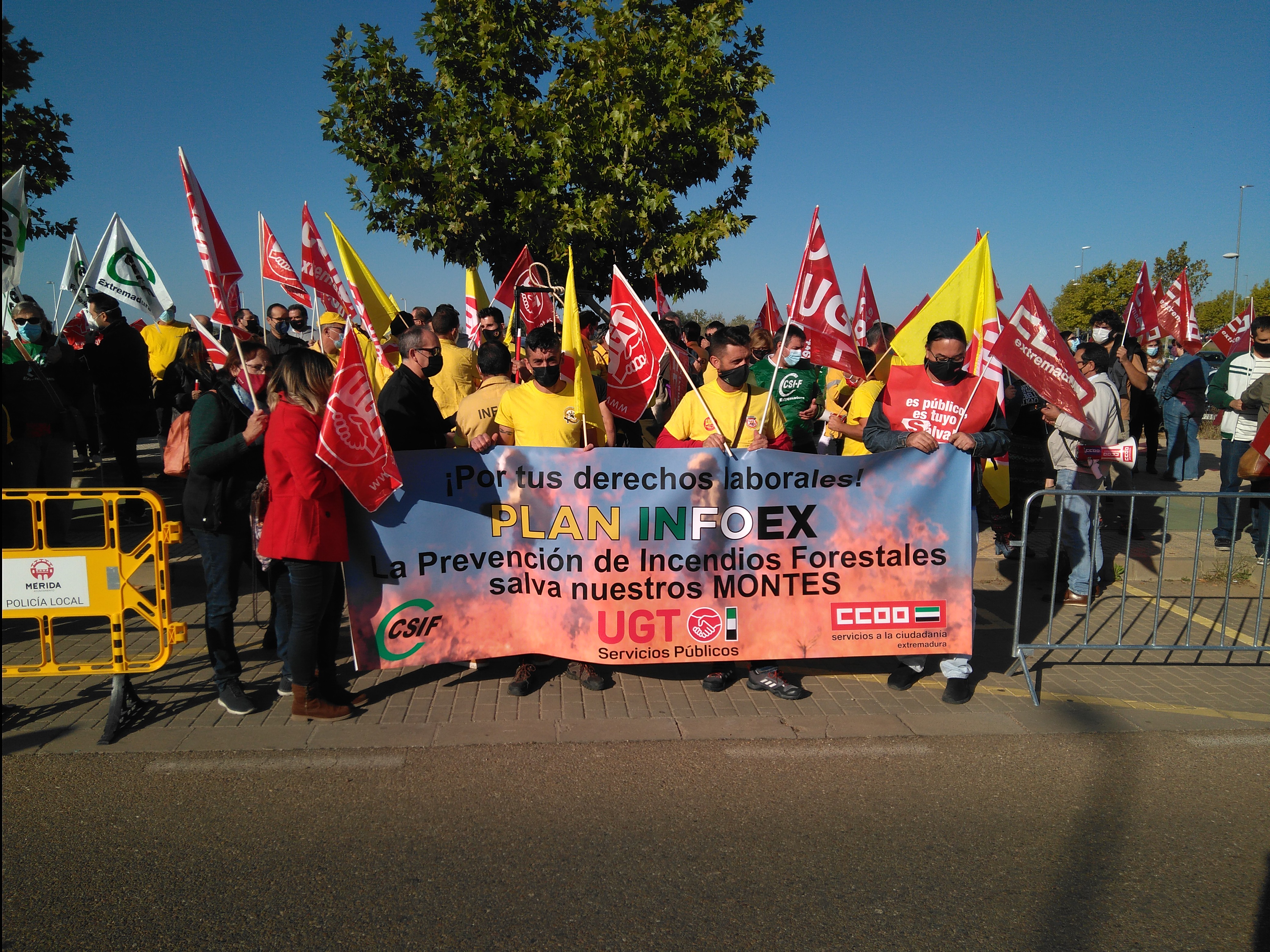mani bomberos forestales