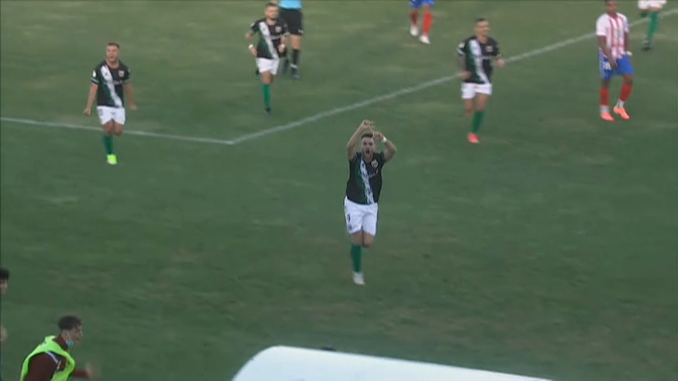 Lolo Plá celebra su gol ante el Don Benito esta temporada