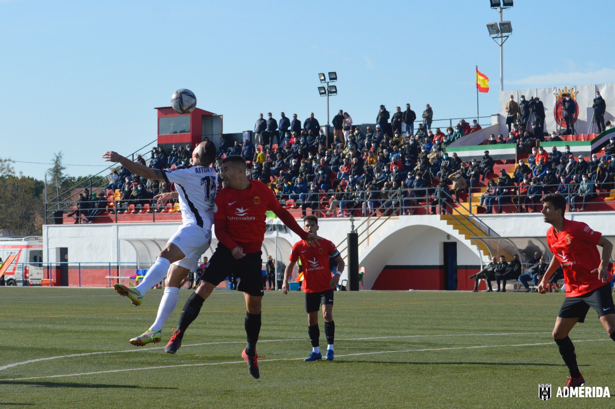 Aitor Pons y Javi Chino en el derbi Montijo-Mérida.