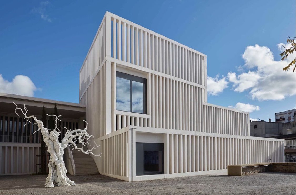 Exteriores del nuevo edificio del Helga de Alvear