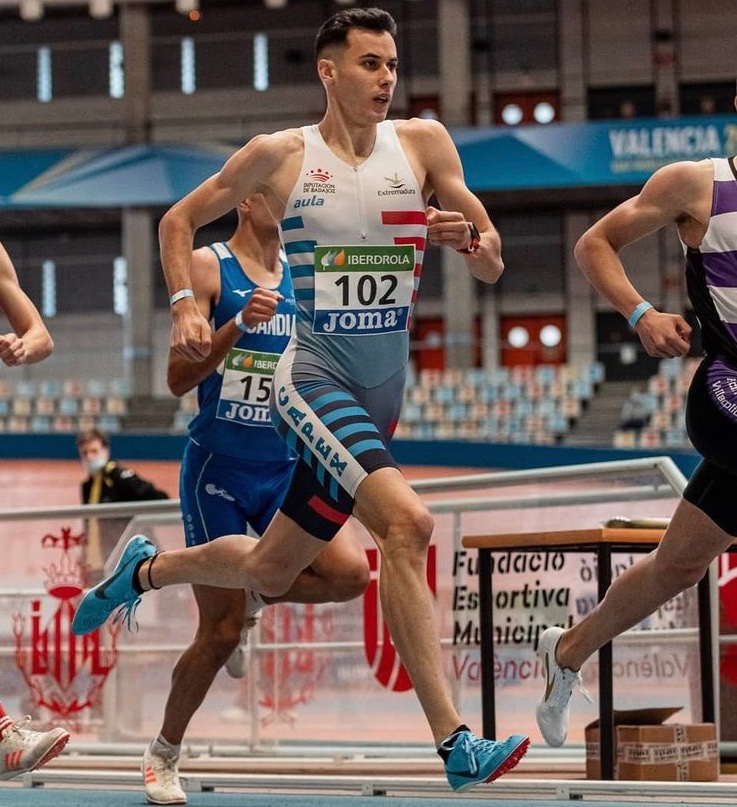 David Barroso bate en Valencia el récord de Extremadura de los 800 metros en pista cubierta