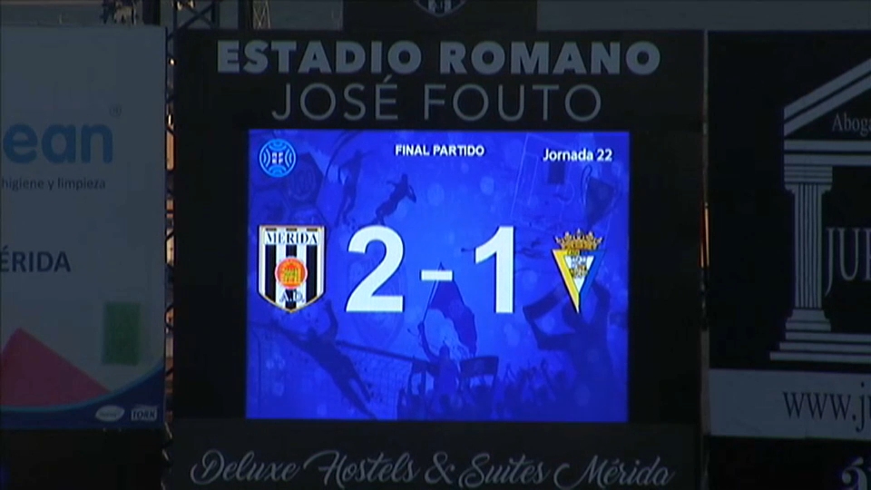 El Mérida se impone por 2-1 al Cádiz B y se encarama a la cuarta plaza y a puestos de playoff