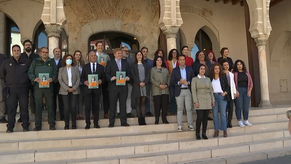 Foto de familia durante la presentación del informe esta mañana 