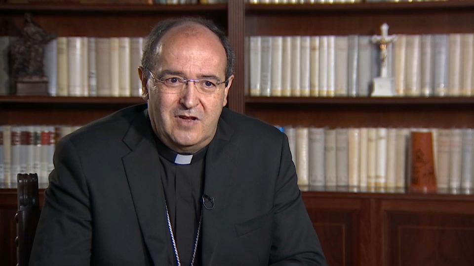 El obispo de Coria-Cáceres, Jesús Pulido, en un momento de la entrevista con Canal Extremadura TV